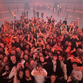 LOVE PEACEFULL FRIENDZONE